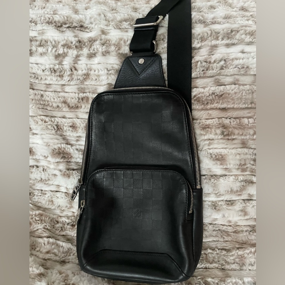 Louis Vuitton Avenue Slingbag